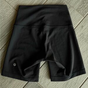 Lululemon Wunder Train High-Rise Short
